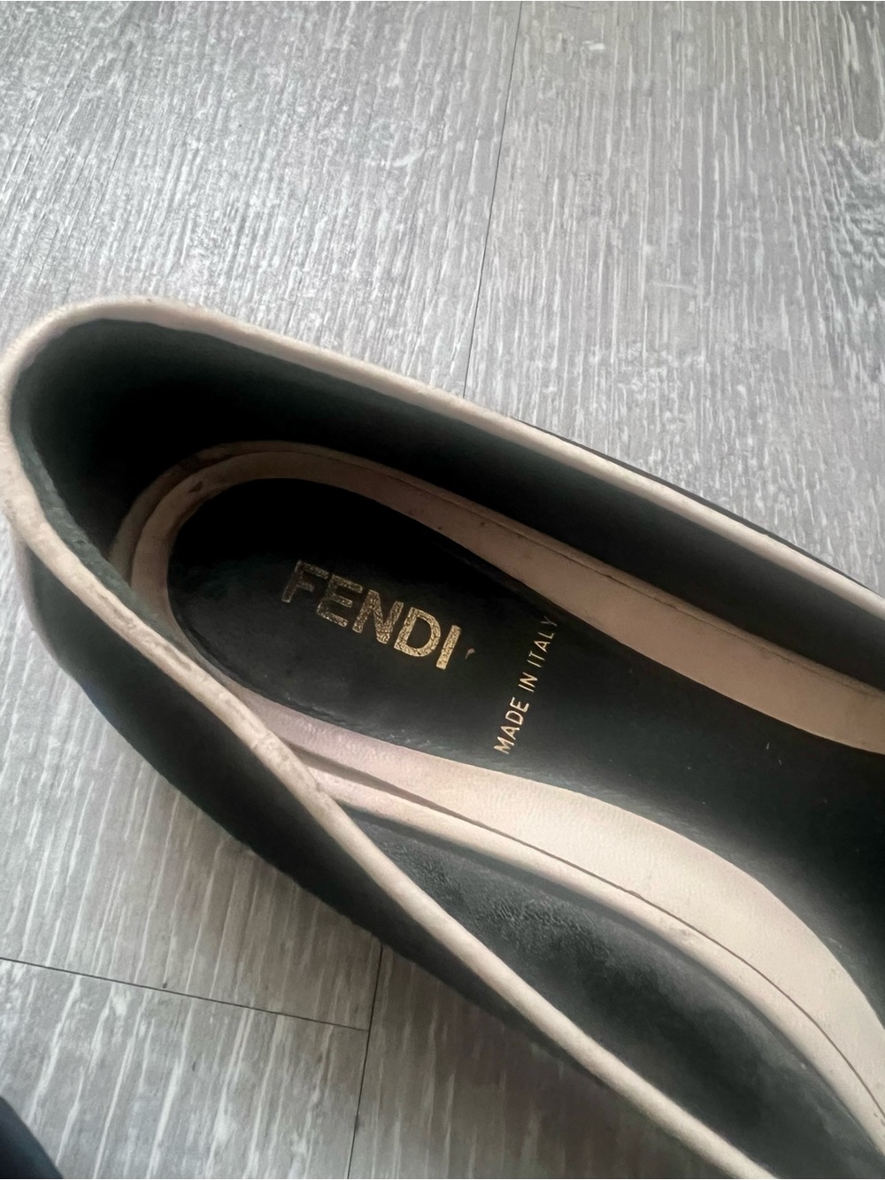 Fendi Black Flats with Cream Trim & Bow - Picture 4 of 5
